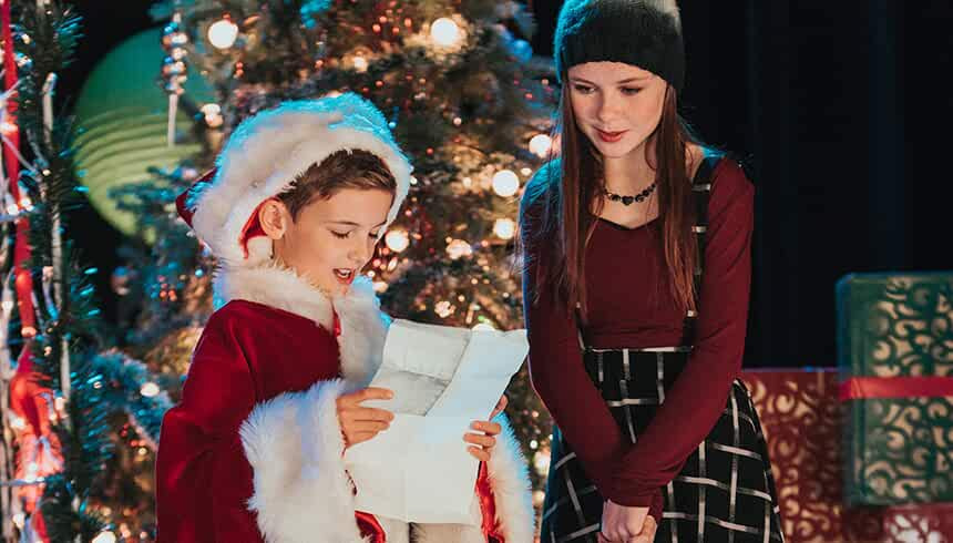 A scene from 48 Christmas Wishes